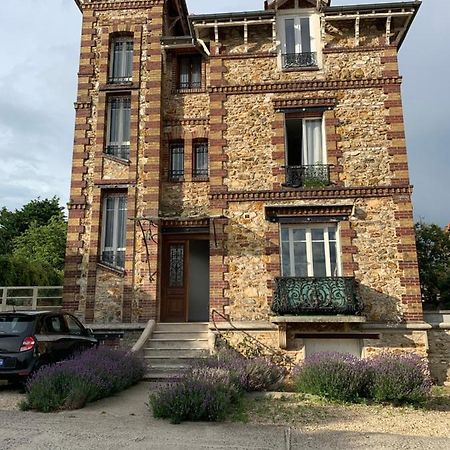 Logement A 20 Min De Paris Avec Parking Gratuit อูเบินน์ ภายนอก รูปภาพ