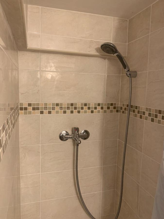 Logement A 20 Min De Paris Avec Parking Gratuit อูเบินน์ ภายนอก รูปภาพ